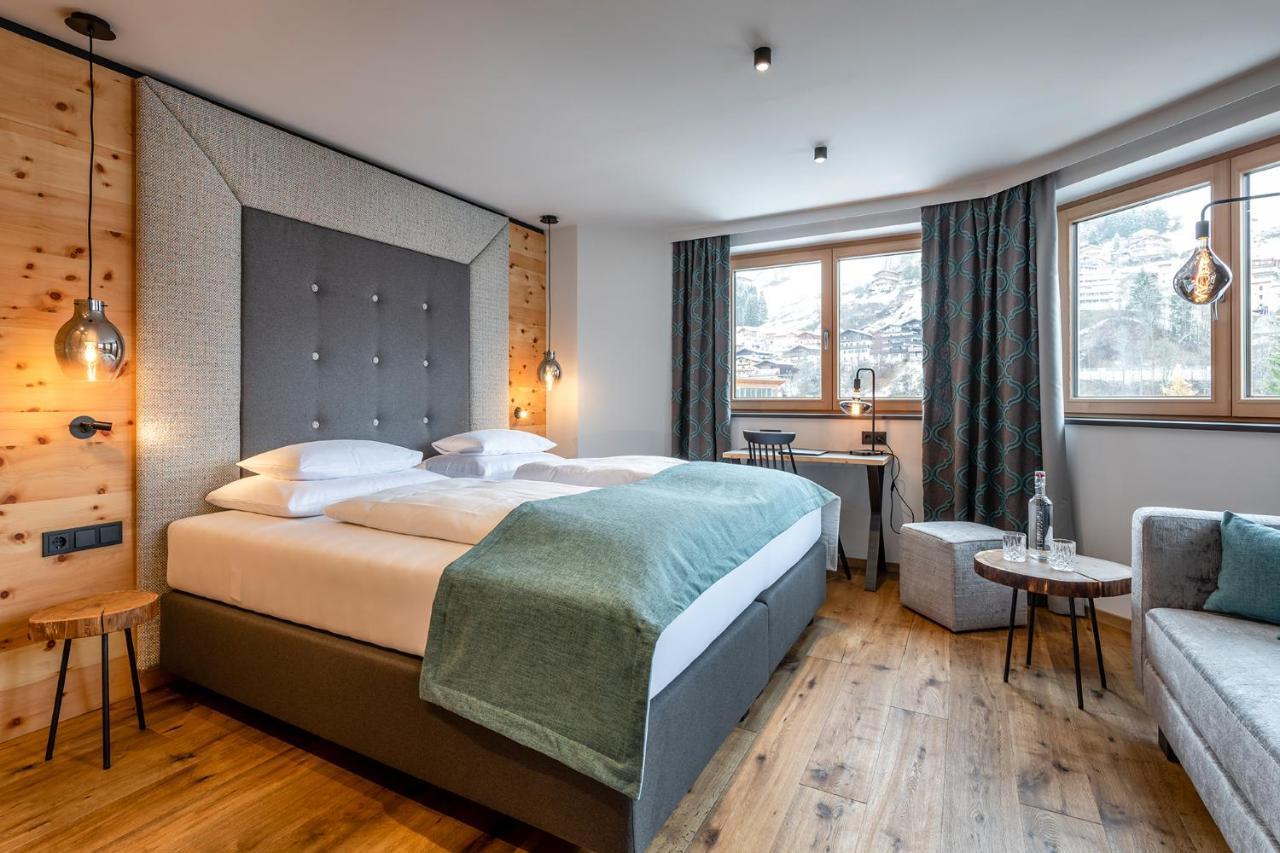 Hotel Das Zwoelferhaus Σάαλμπαχ-Χίντεργκλεμ Εξωτερικό φωτογραφία